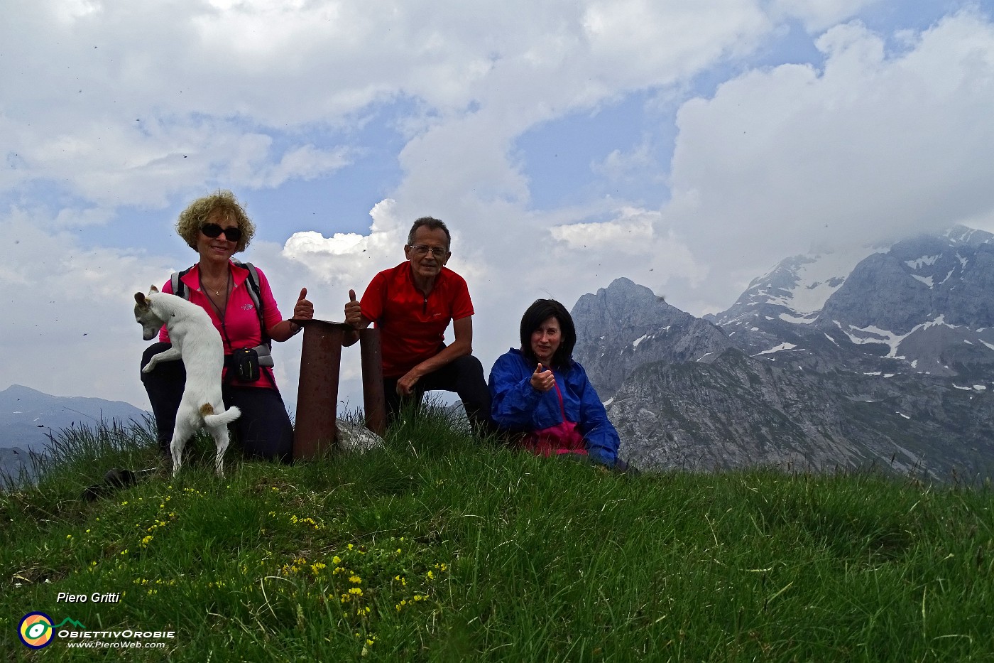 68 Cima di Monte Vetro (2054 m) con Arera e Corna Piana.JPG -                                